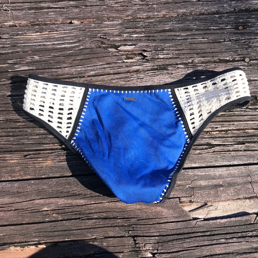 SOLD ♥️VS Swim bottoms - Picture 3 of 3